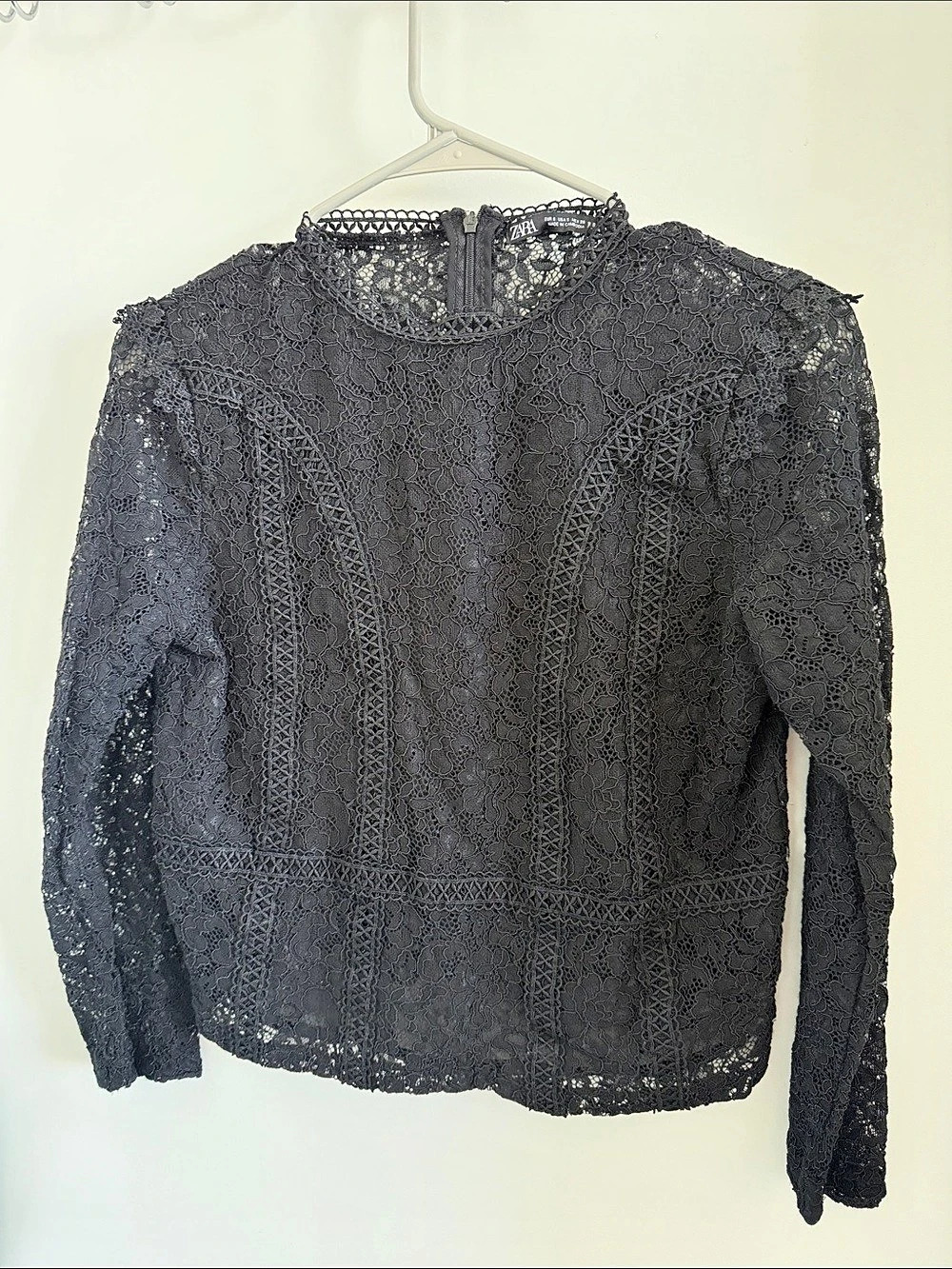 ZARA Lace Long Sleeve Blouse in Black Size Small Like New